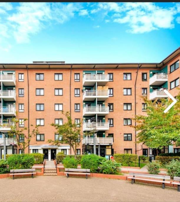 Bright, Nice Interior, Close To The City, 2 Bedroom Apartment Лондон Екстер'єр фото